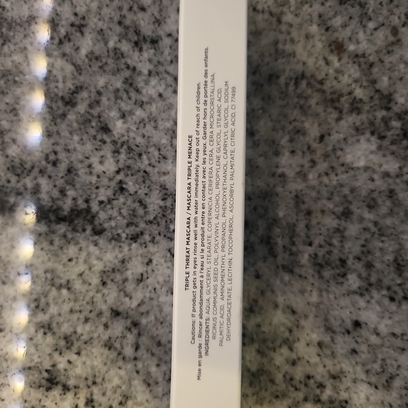 Iconic London Triple Threat Mascara in Black - Picture 4 of 4